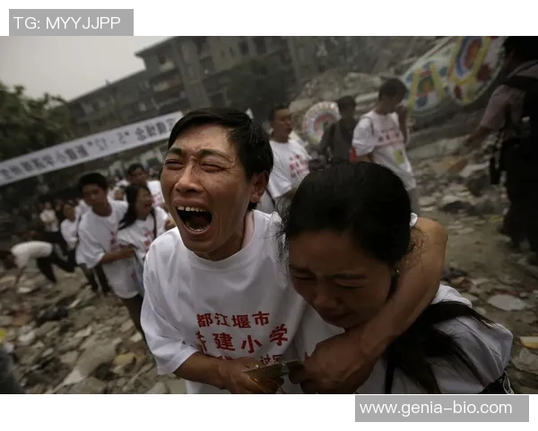 汶川大地震后积极捐款的足球明星们为灾区奉献爱心的故事